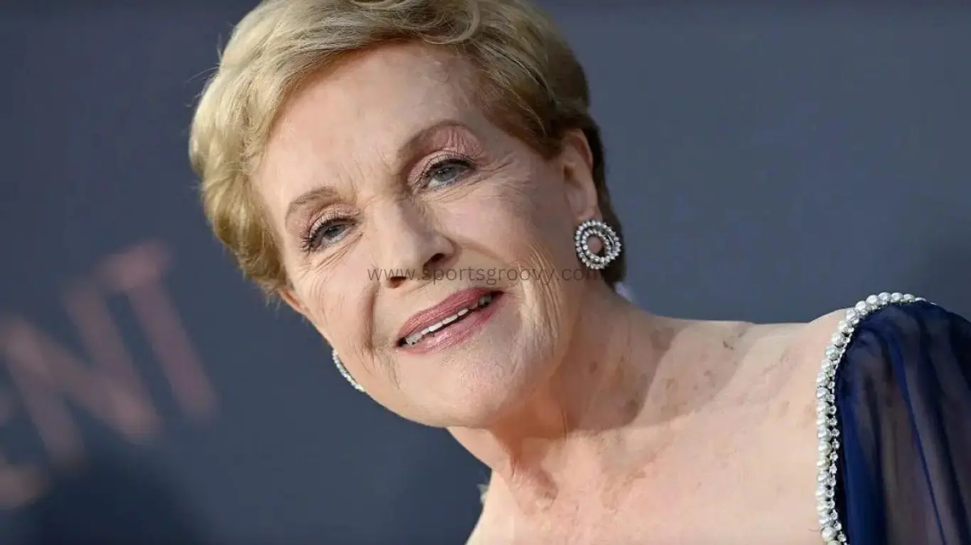 Image of Julie Andrews by Arslan Aslam.