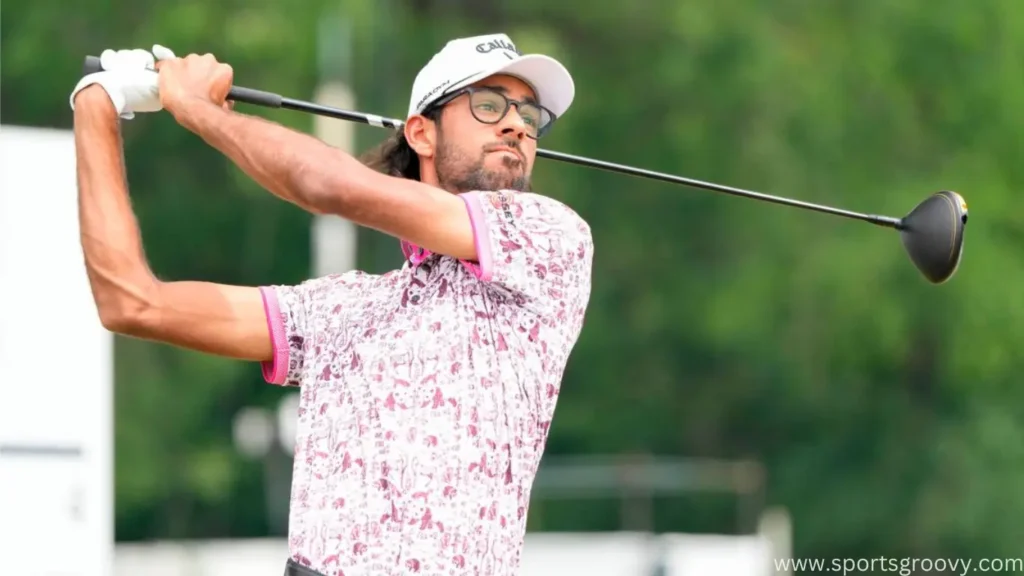  Akshay Bhatia s impressive 63 puts him ahead by three strokes