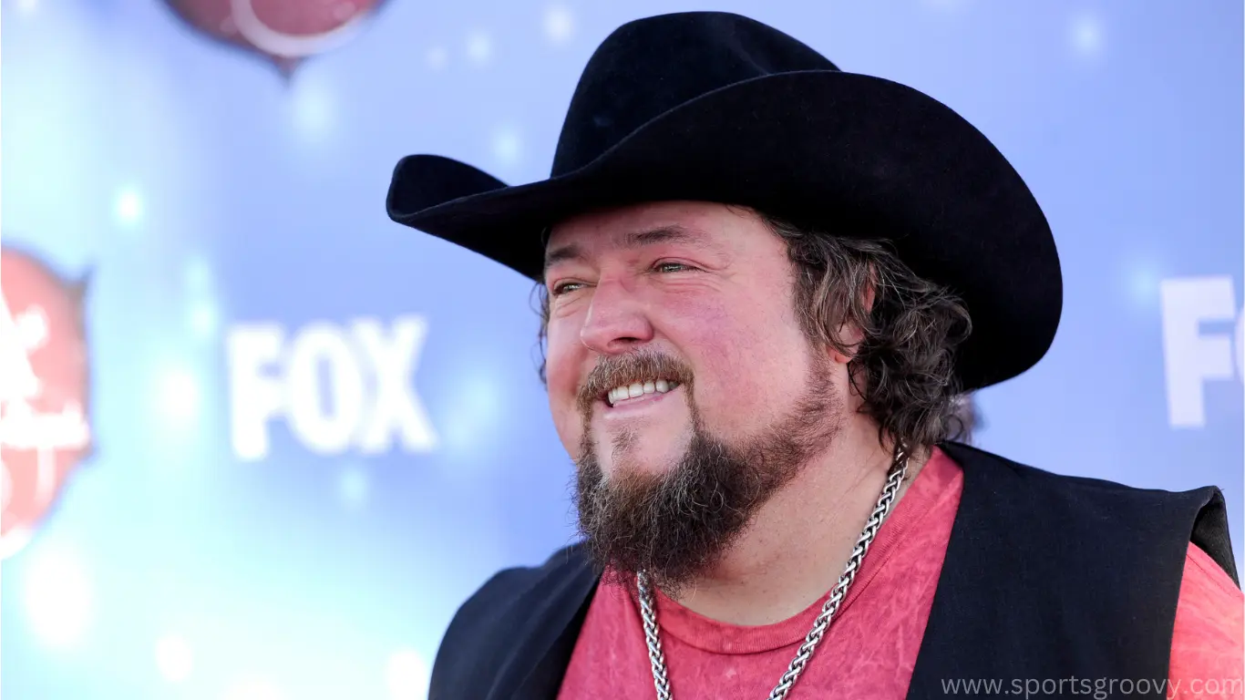 Colt Ford arrives at the American Country Awards at the Mandalay Bay Resort & Casino on Tuesday, Dec. 10, 2013, in Las Vegas.