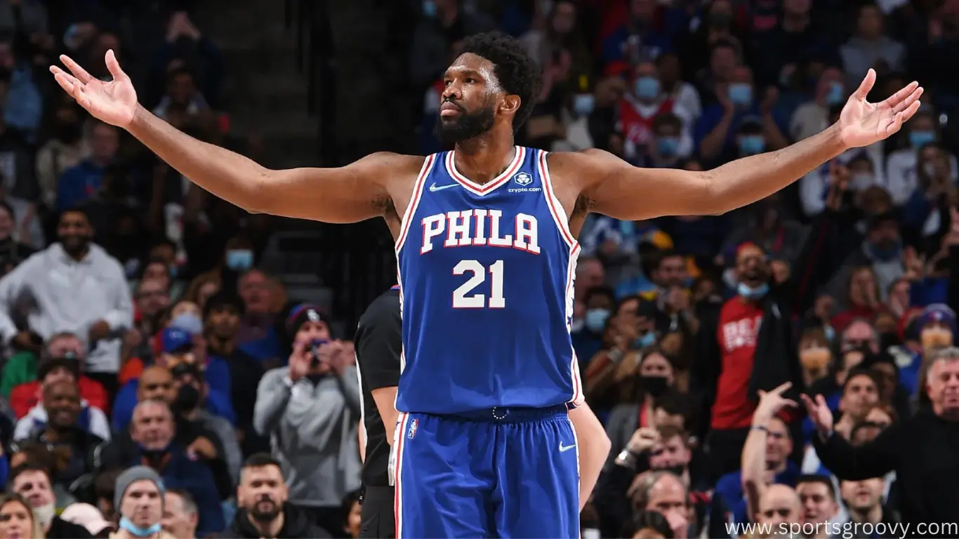 Joel Embiid, who sat out the regular-season finale, finishes with 30.6 points per game this season, 0.7 ahead of Giannis Antetokounmpo