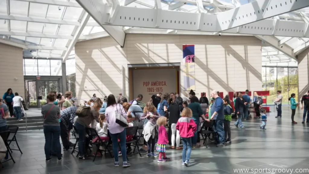 People are enjoying Nasher Museum in the university at free event.