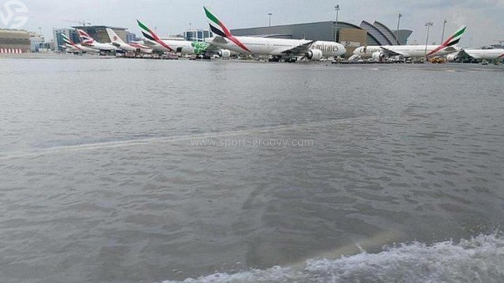 Dubai International airport runway gone under the water on Tuesday.