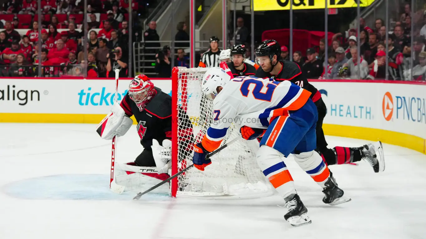 New York Islanders v Carolina Hurricanes