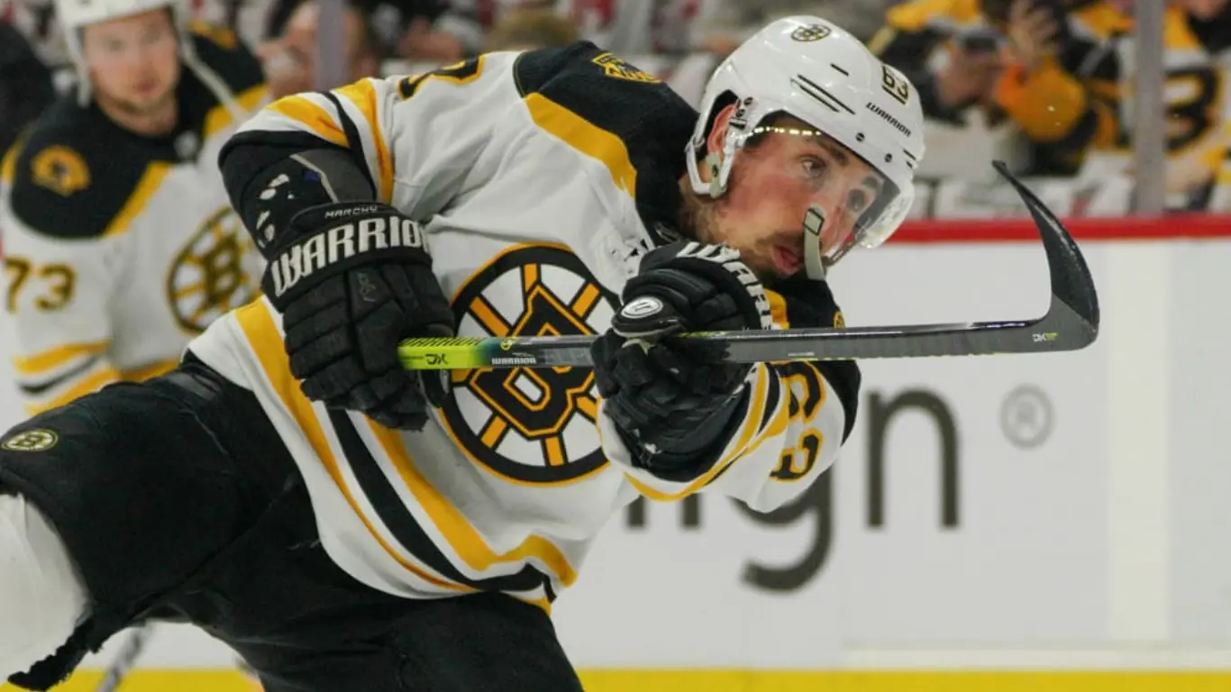 Bruins Legend Derek Sanderson Heaps Praise On Brad Marchand.