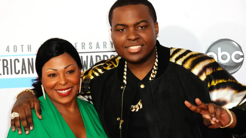 Sean Kingston with his mother.