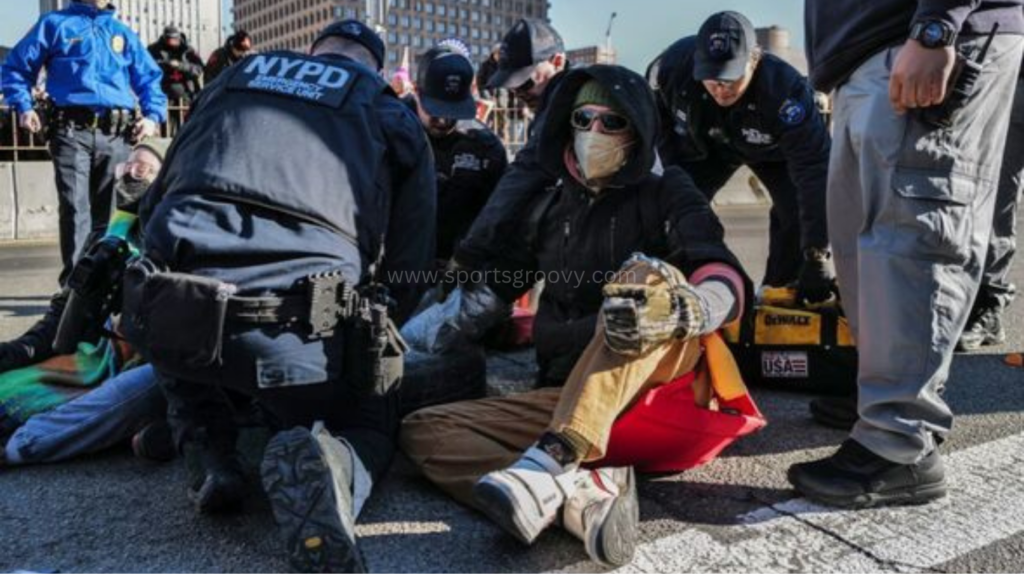 The protesters have targeted the Williamsburg, Brooklyn and Manhattan Bridges.